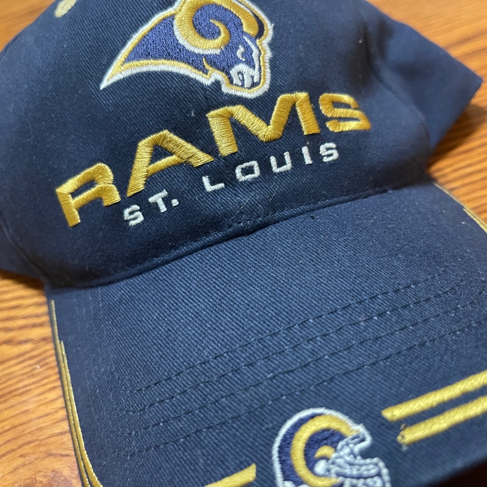 VINTAGE: St. Louis Rams adjustable hat. - Picture 3 of 3